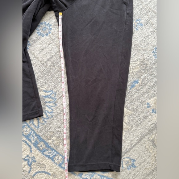 Athleta Seasoft Mid Rise Straight Crop - Picture 7 of 13